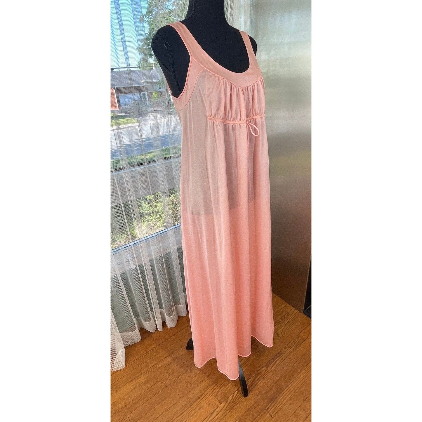 Vintage 80s night dress, peach sleeveless negligee