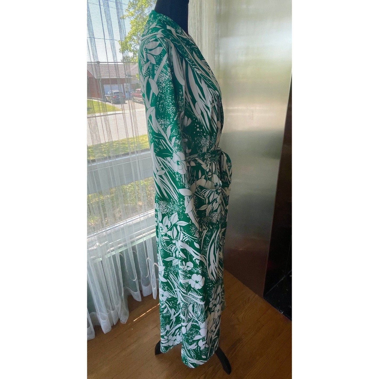 Vintage 70s house dress, green floral