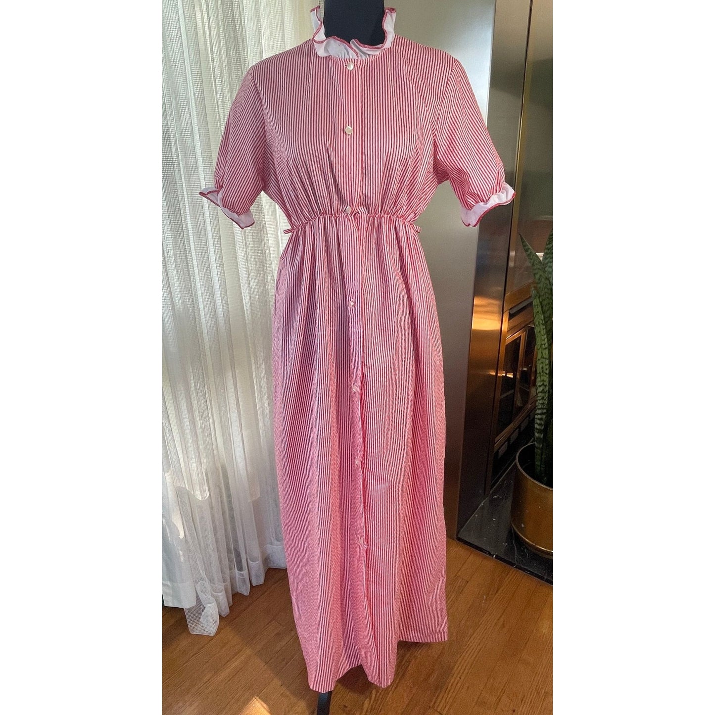 Vintage 70s dress, red stripes, elastic waist, ruffled collar and cuffs