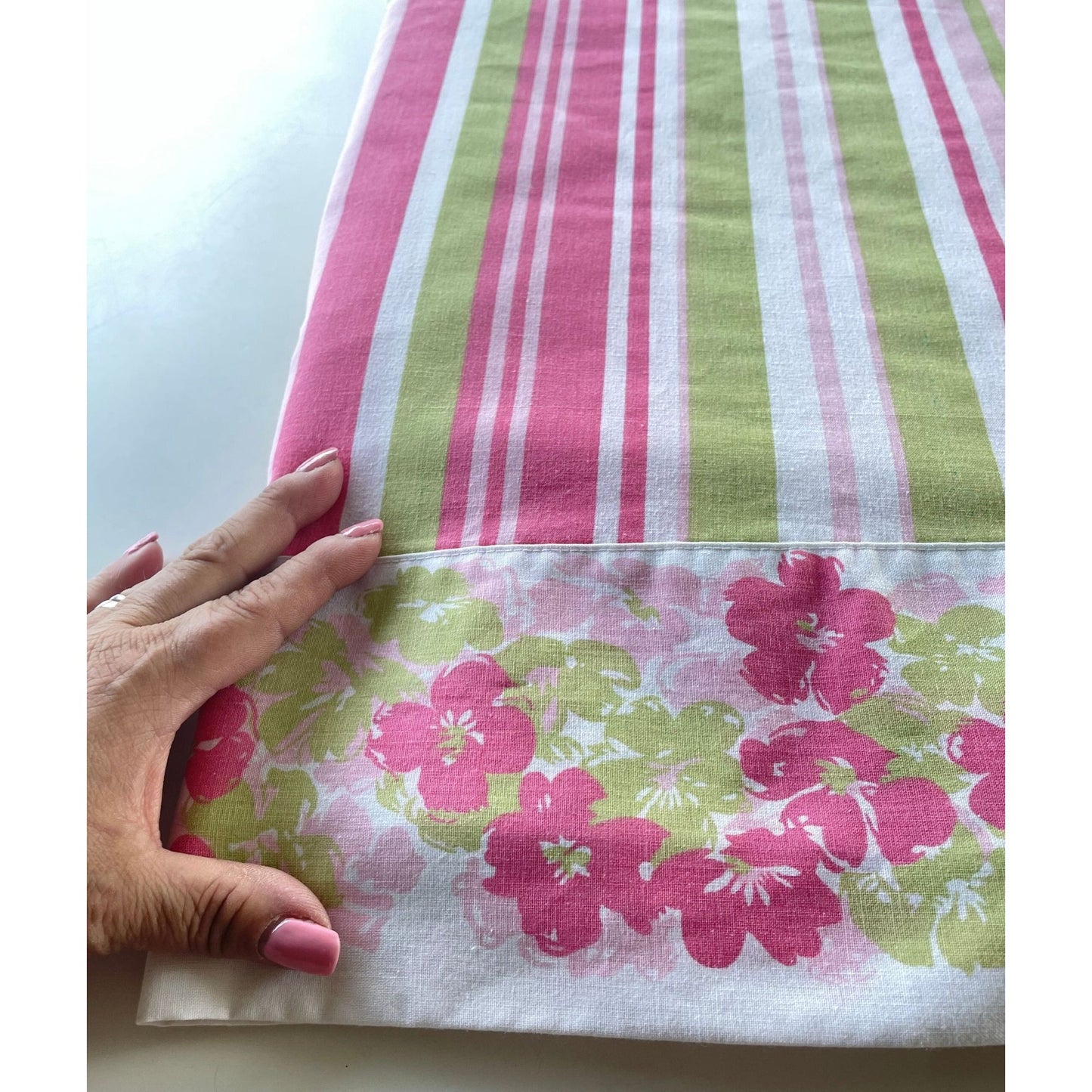 Vintage 70s flat sheet, full/ double size bed, Truprest