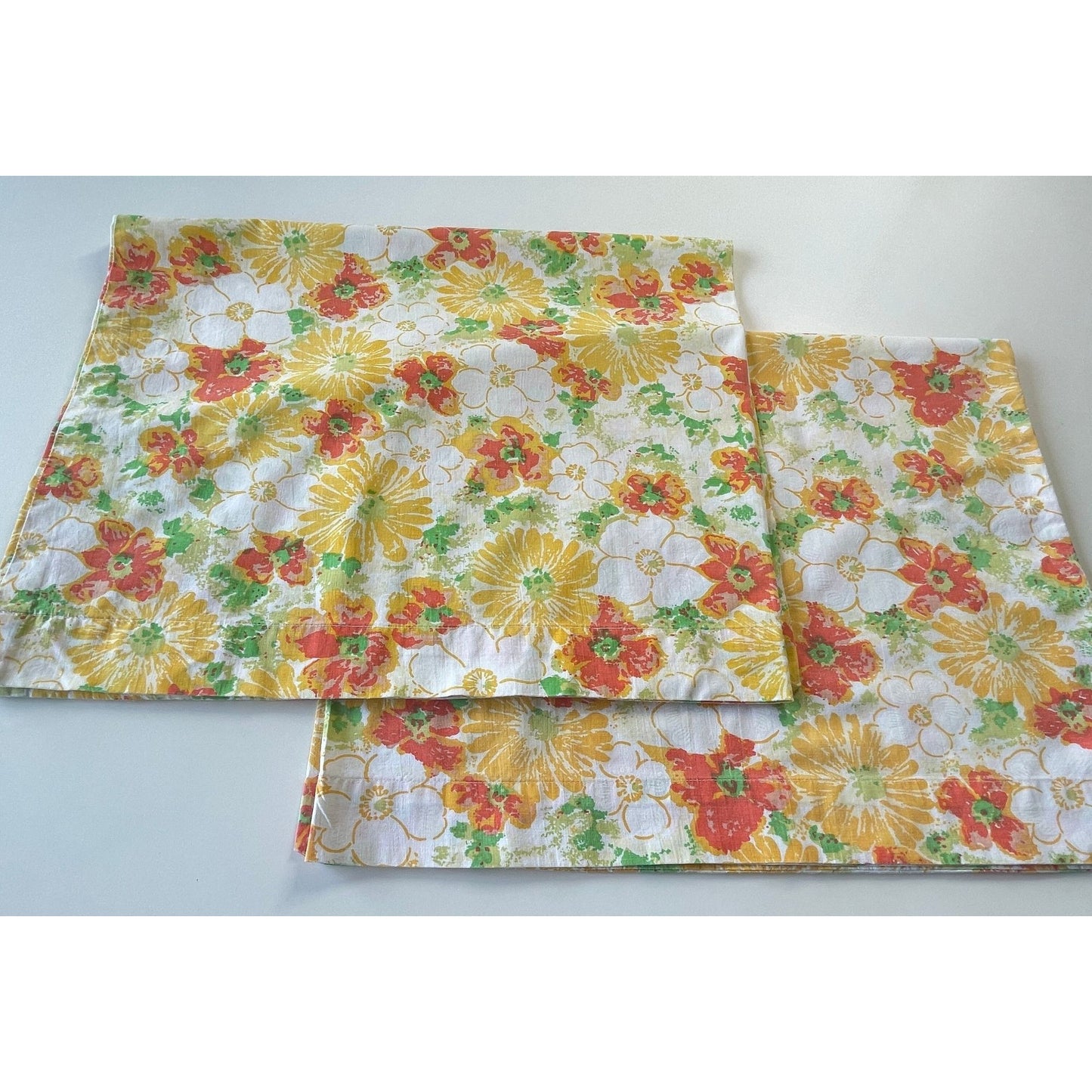 Pair of vintage 70s floral pillowcases, Dan River