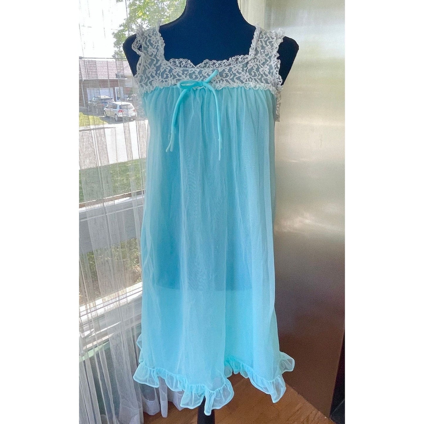 Vintage 1960s night dress, blue sleeveless negligee