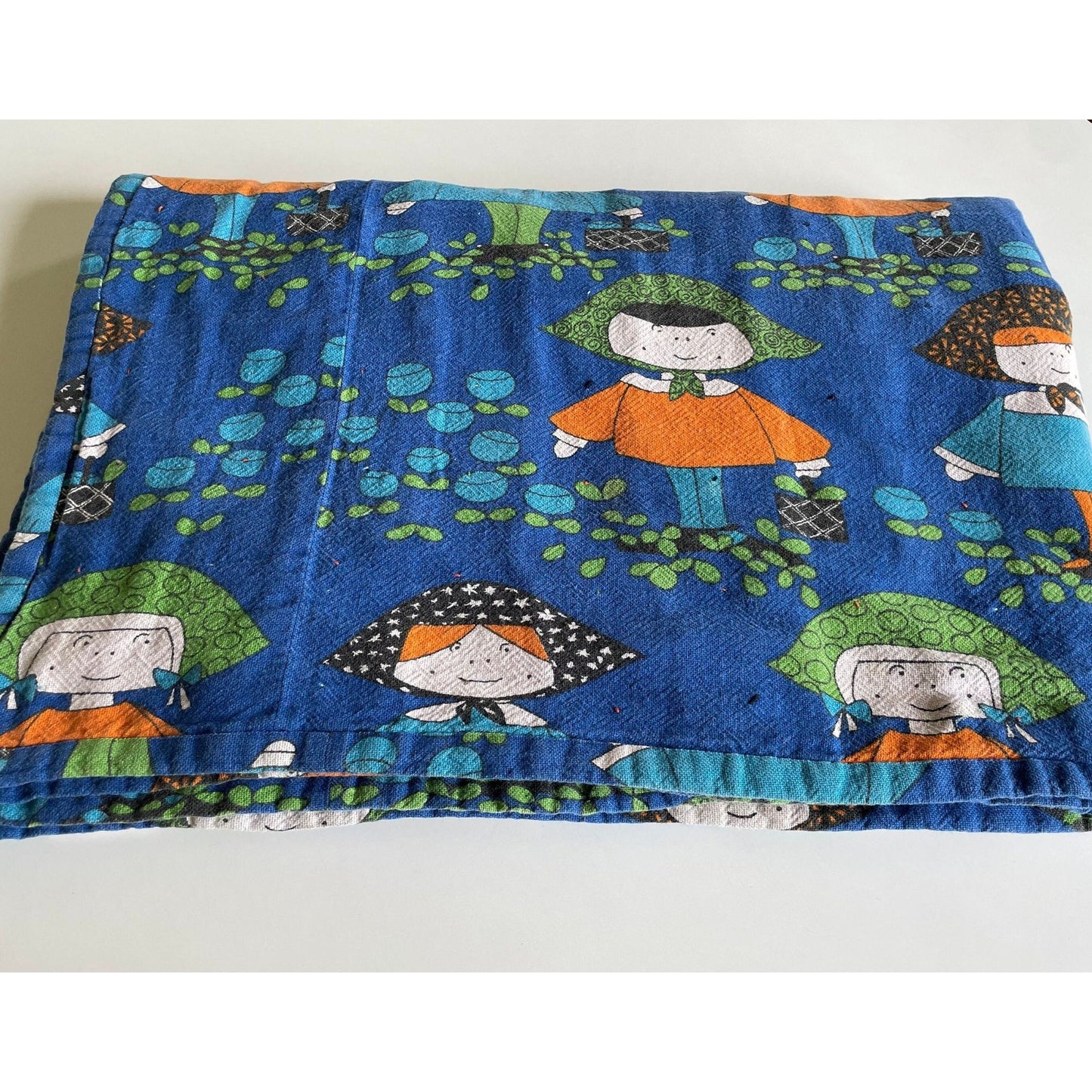 Vintage 70s handmade quilt, throw