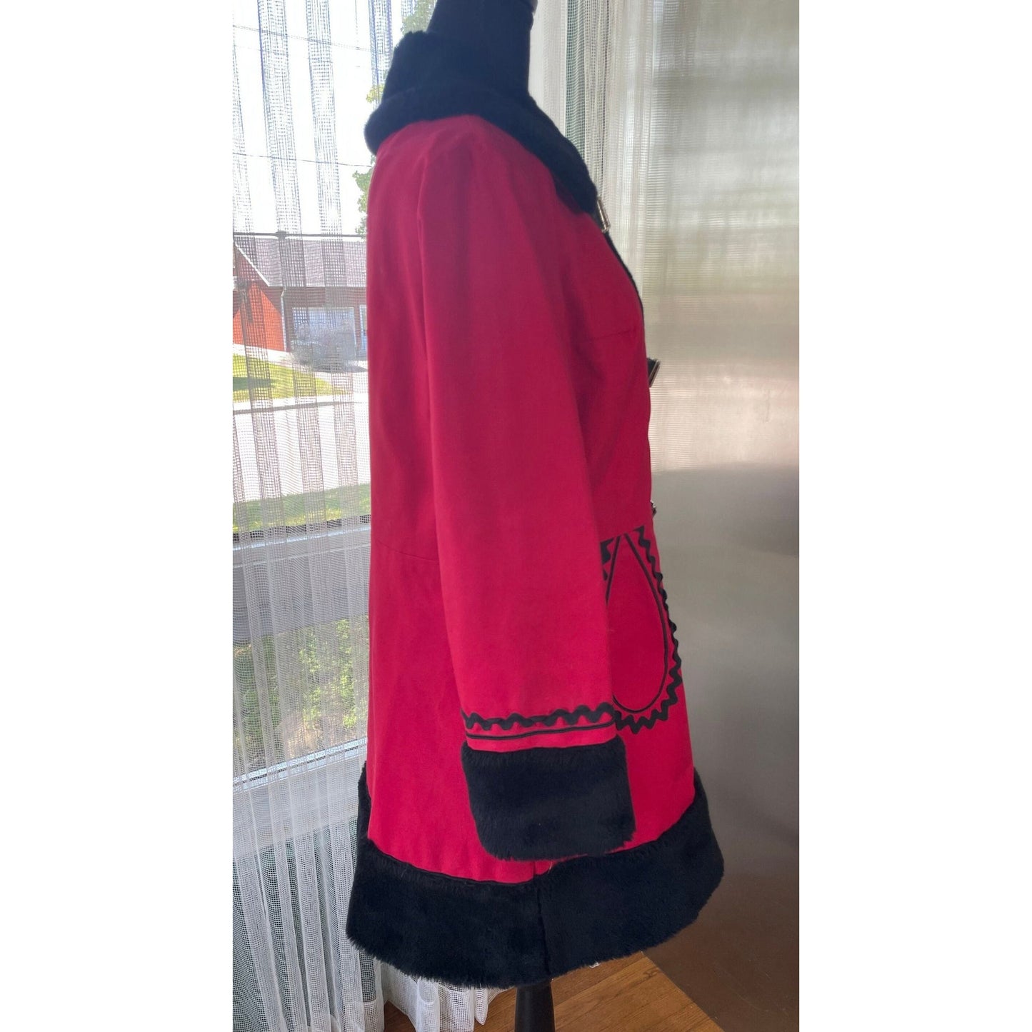 Vintage 80s ladies coat, red and black faux fur collar and cuffs, Niccolini