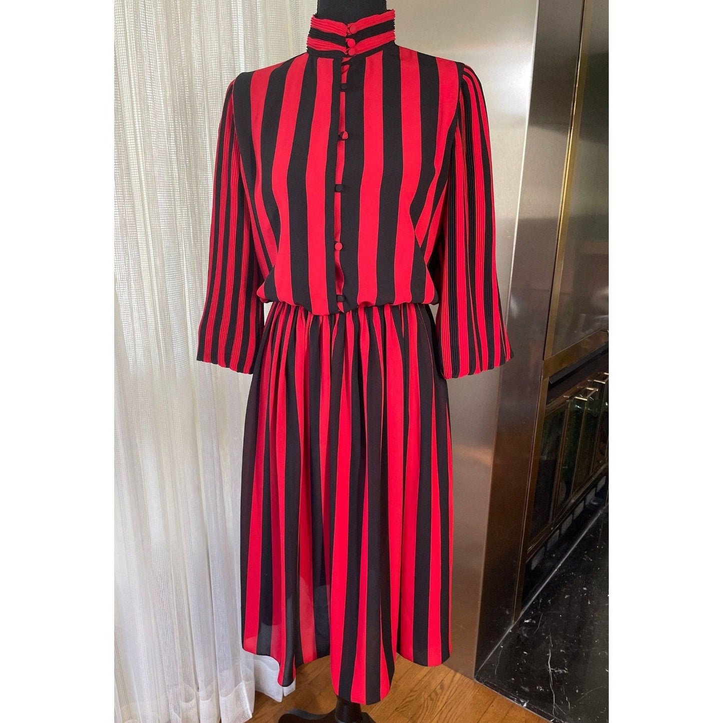 Vintage 70s dress, black and red stripes, long sleeves