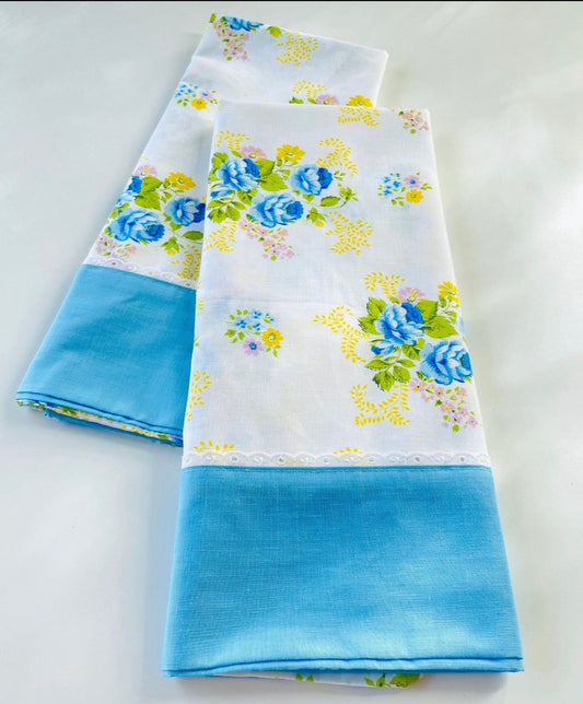 Vintage 70s pillowcases, blue roses bouquets