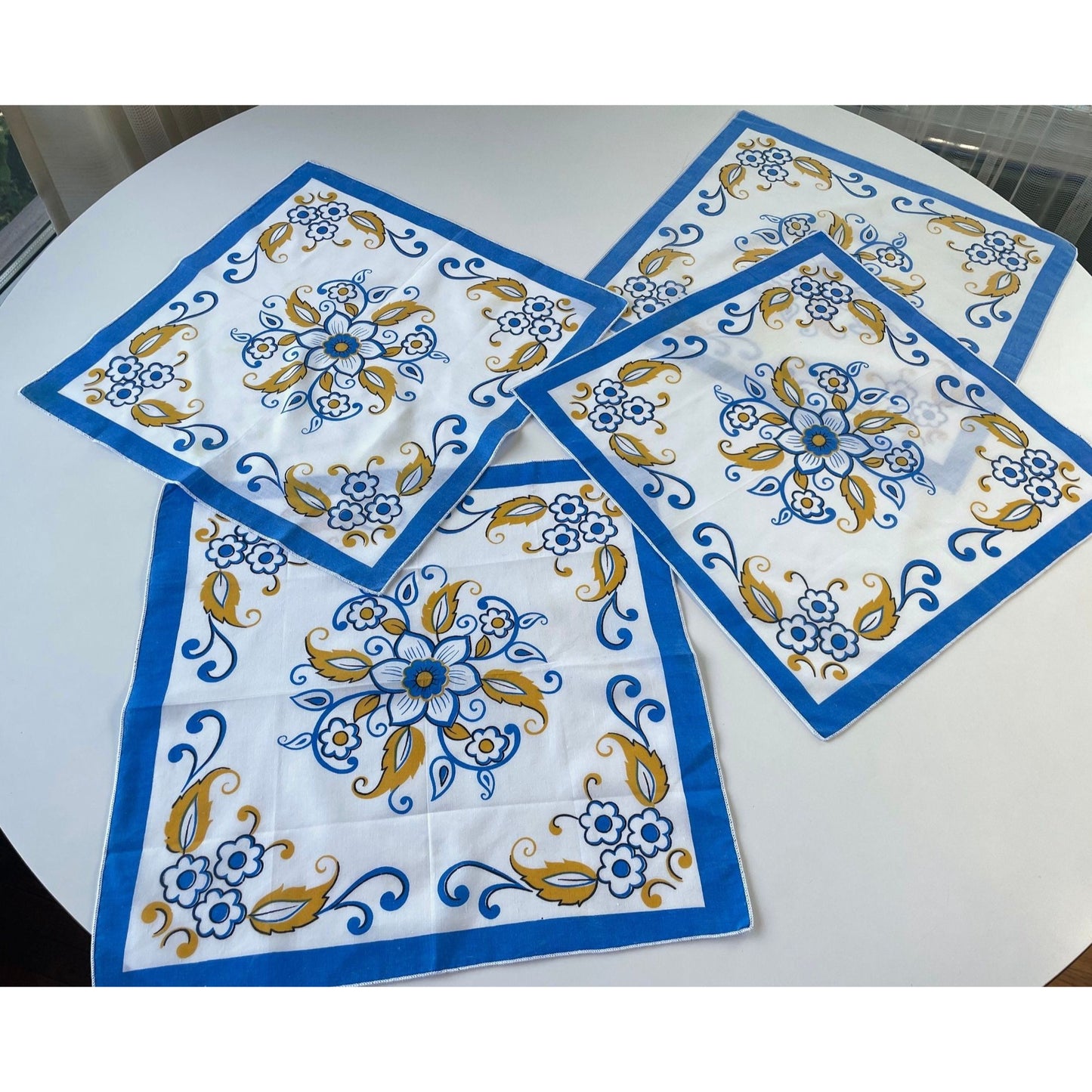Vintage napkins, set of 4