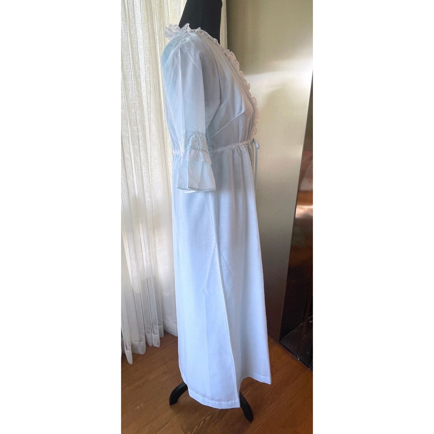Vintage 1970s peignoir set, blue negligee and peignoir, bridal set