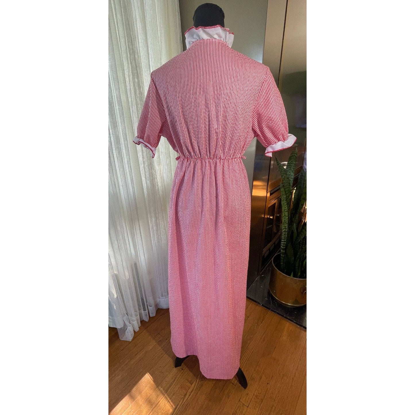 Vintage 70s dress, red stripes, elastic waist, ruffled collar and cuffs