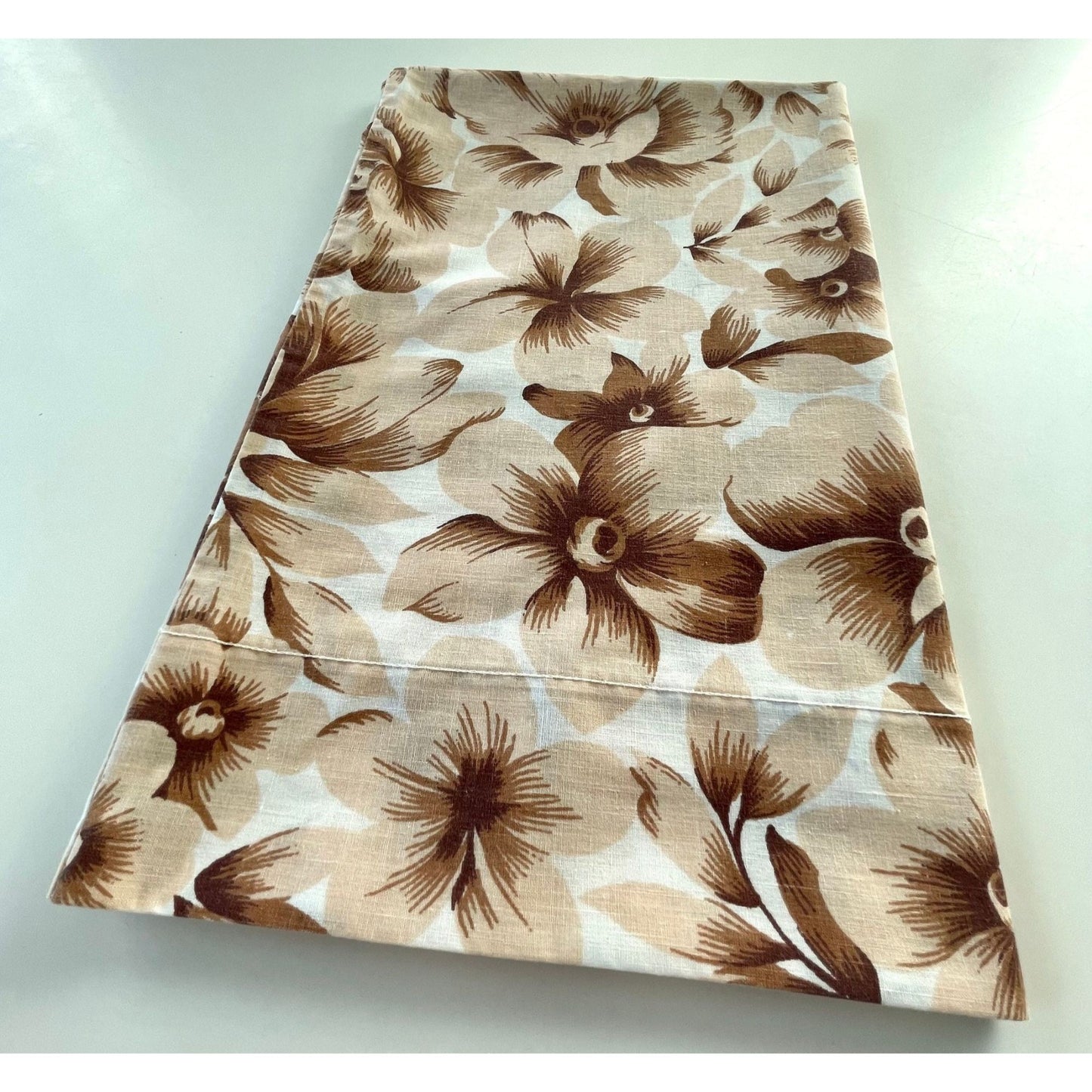 Vintage 80s pillowcase, beige and brown, large flowers, Wabasso