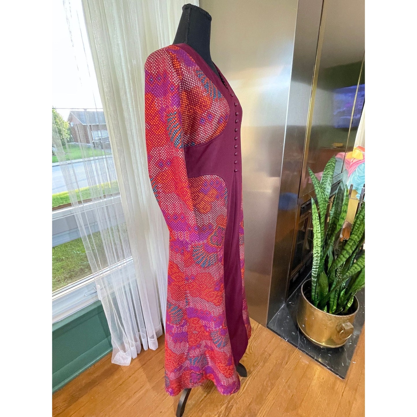 Vintage 1970s dress, MOD, magenta, hot pink, orange abstract pattern