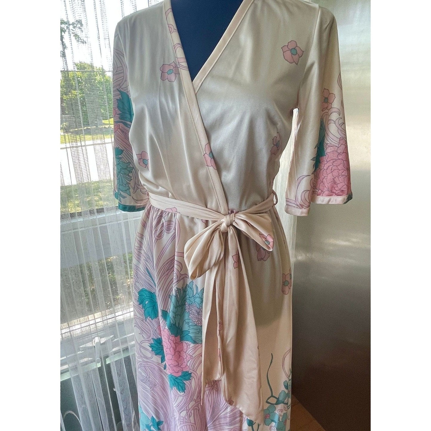 Vintage 1960s house dress, floral nylon robe, Molyclaire Canada