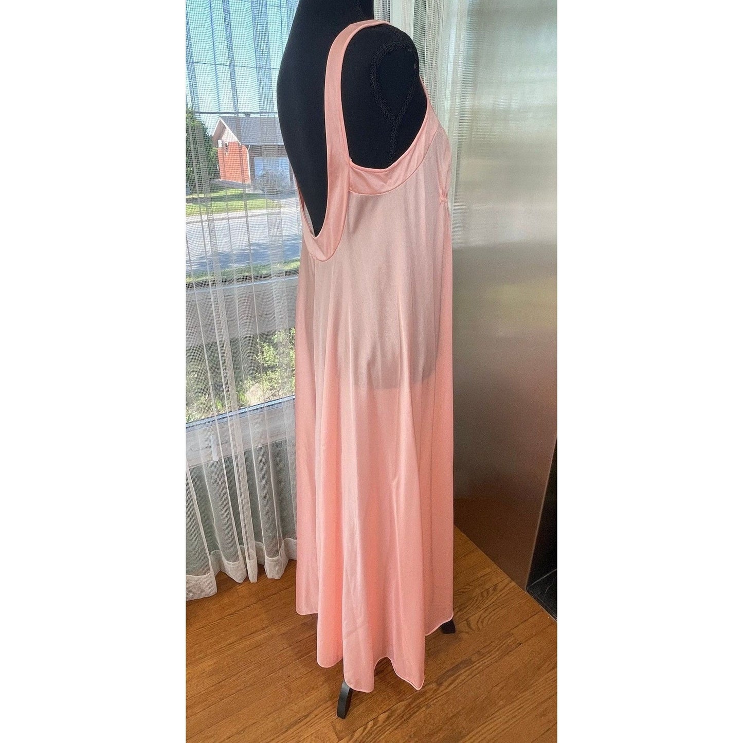 Vintage 80s night dress, peach sleeveless negligee