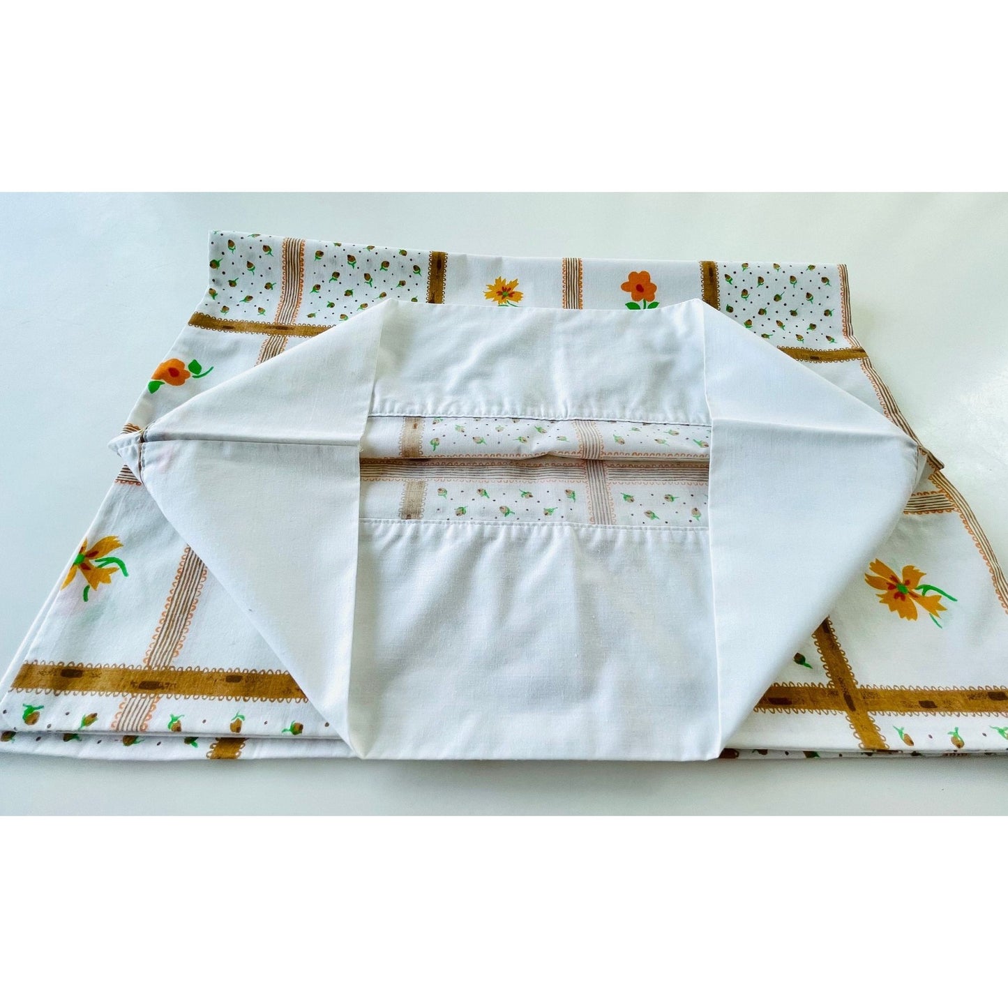 Vintage 80s pillowcases set