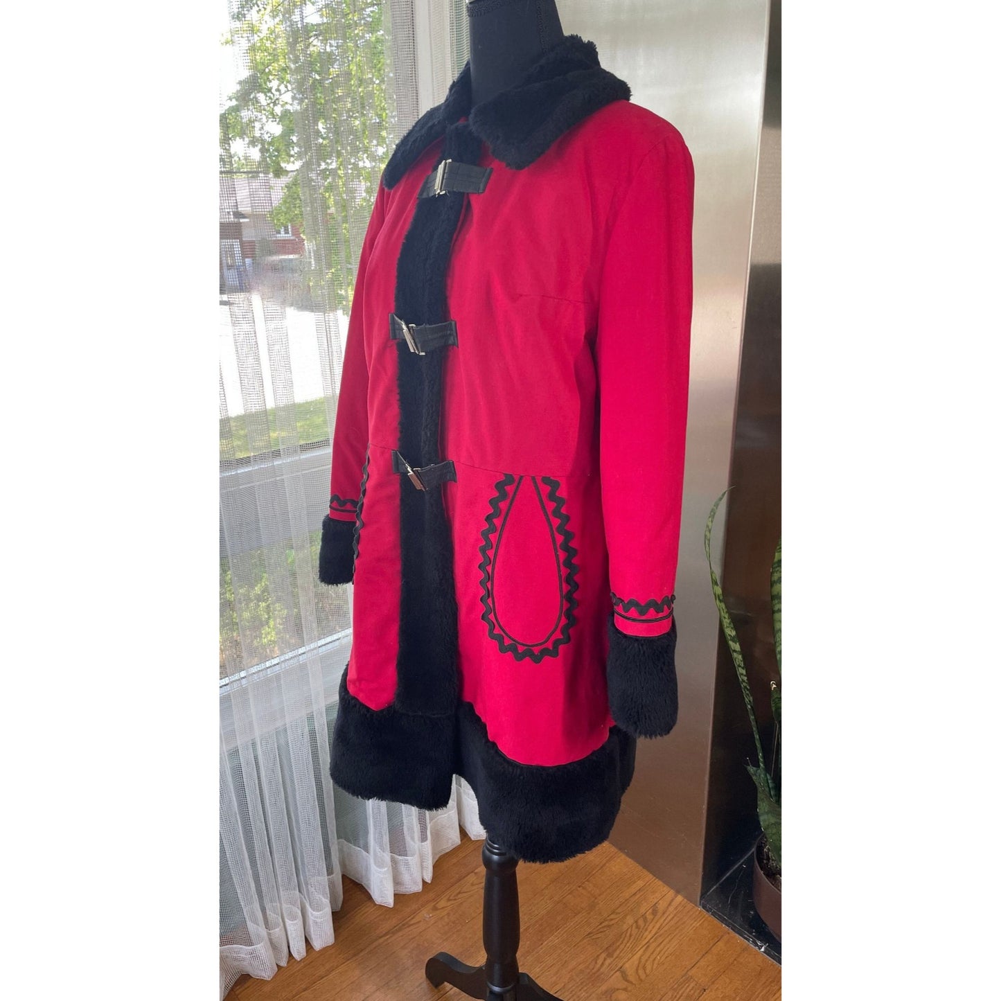 Vintage 80s ladies coat, red and black faux fur collar and cuffs, Niccolini