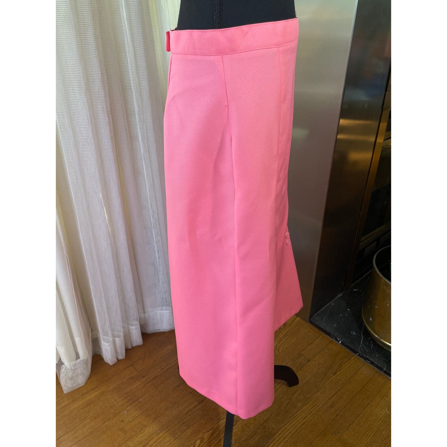 Vintage 80s midi skirt, bubblegum pink polyester, by Tamco