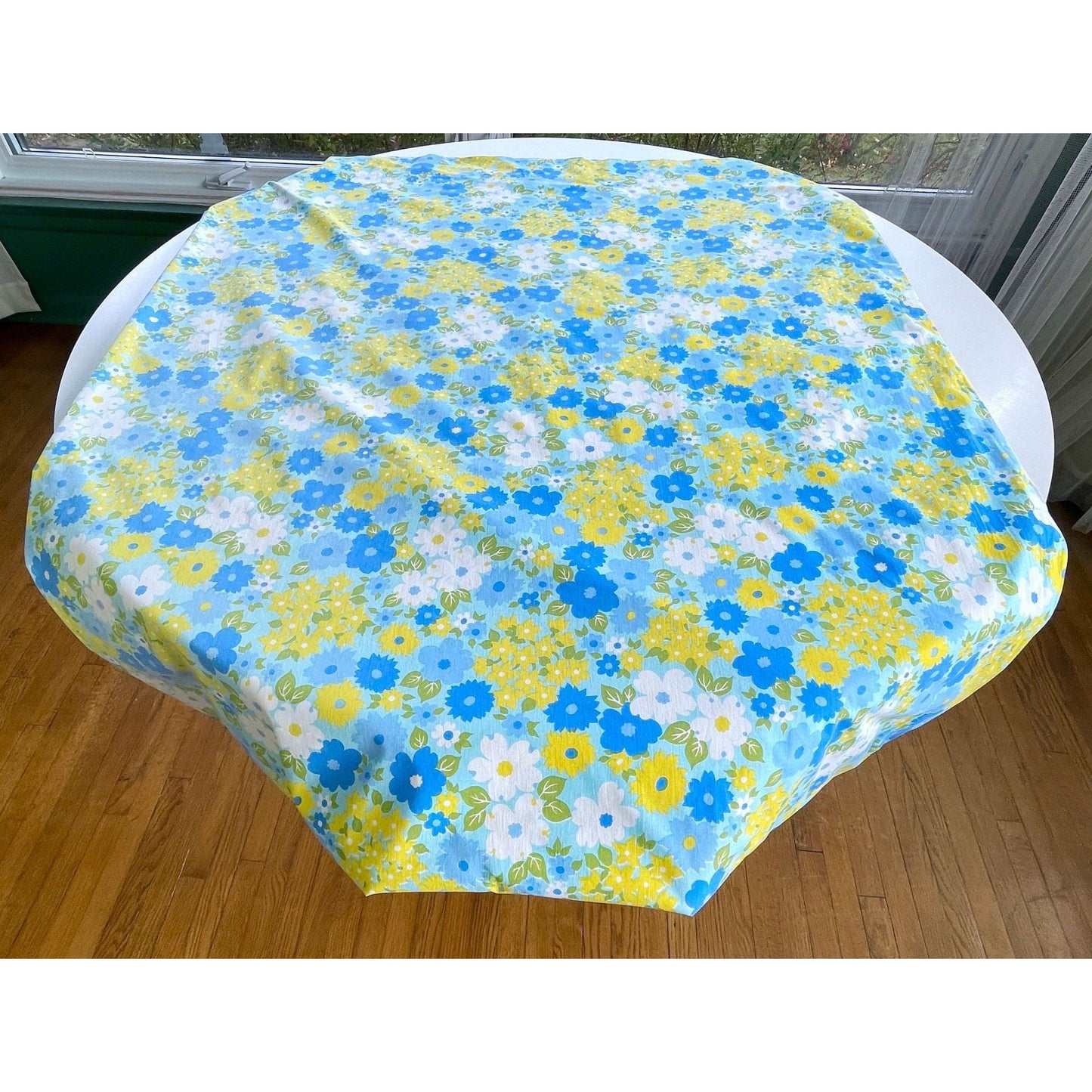 Vintage 70s flat sheet, double/full size bed