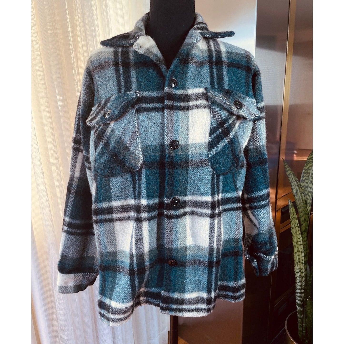 Vintage 1960s Canadian lumber Jack wool plaid shirt, Bell Shirt