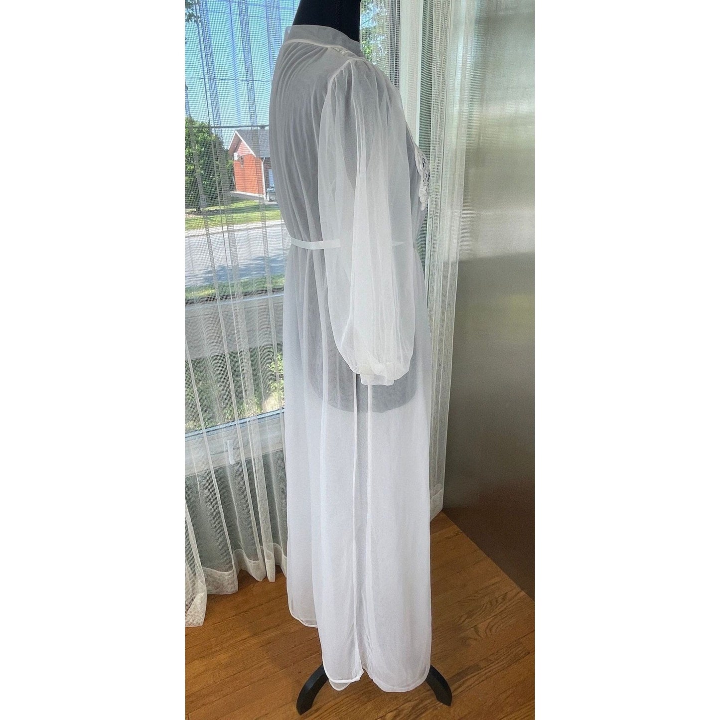 Vintage 1960s peignoir, white chiffon, bridal honeymoon wear