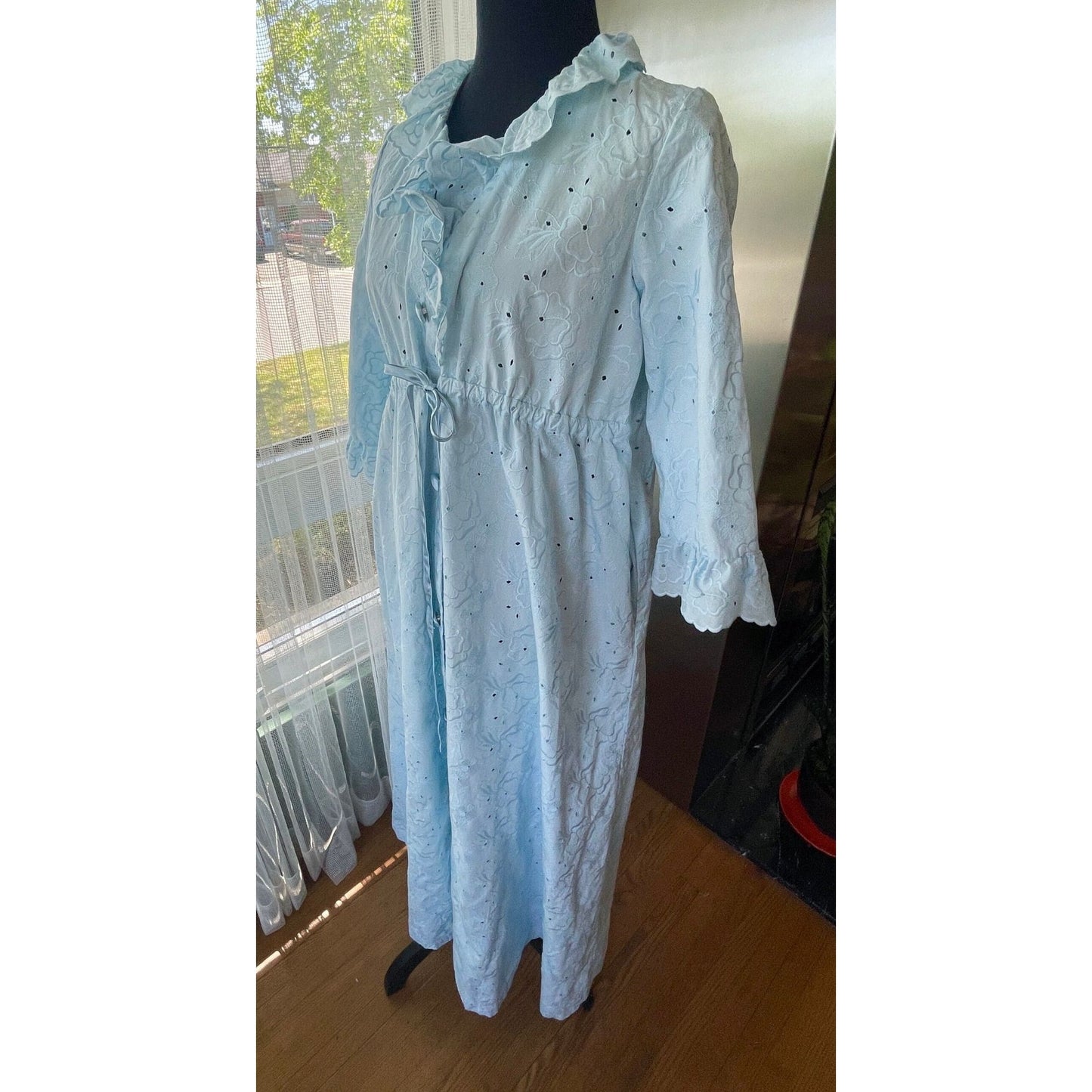 Vintage 80s robe, baby blue eyelet, Bard's Toronto