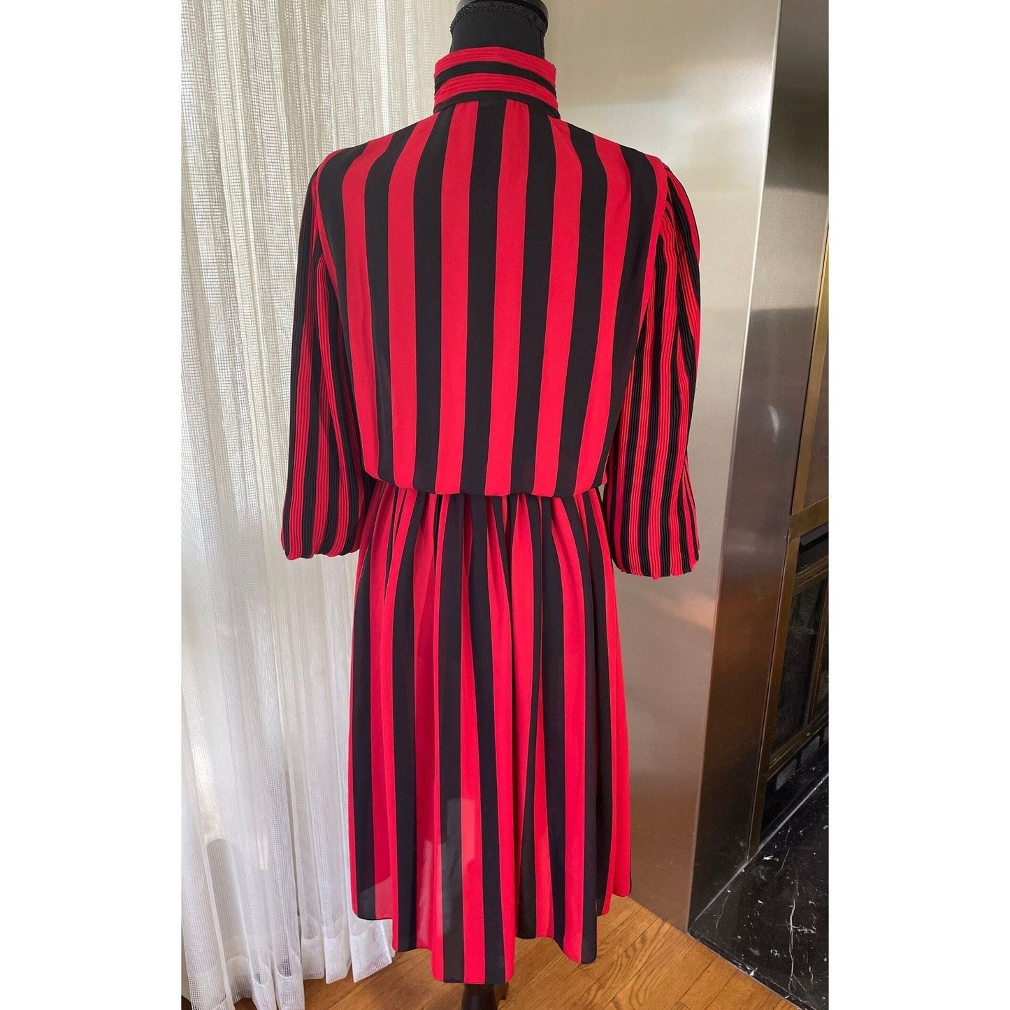 Vintage 70s dress, black and red stripes, long sleeves