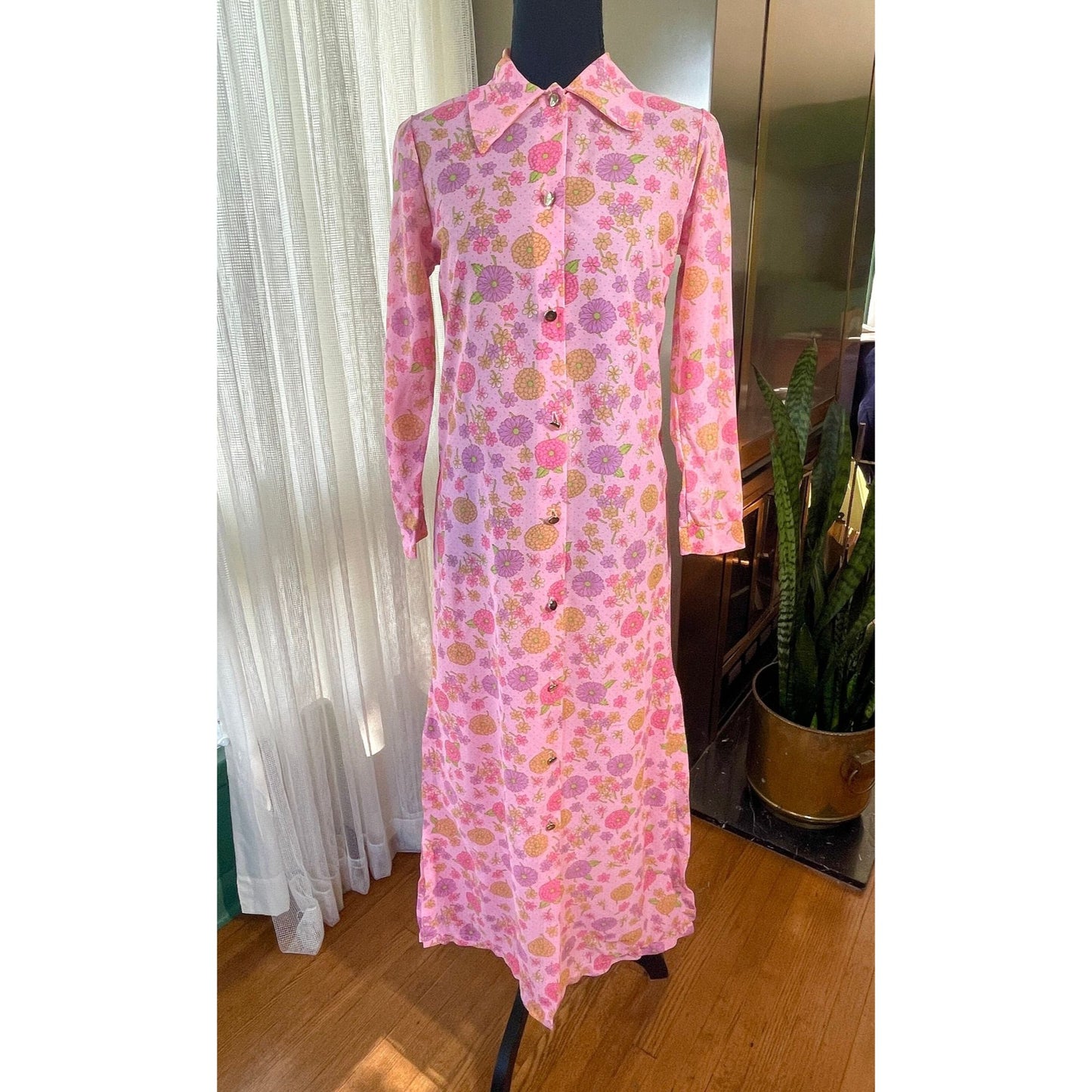 Vintage 70s maxi dress, MOD flower power, long sleeves