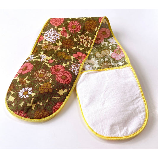 Vintage 70s oven mitts, long double pot holders