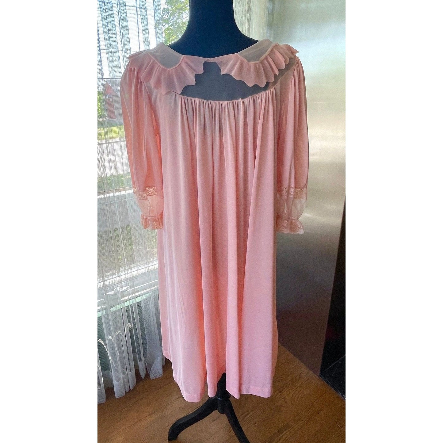 Vintage 1940s peignoir set, peach negligee and peignoir
