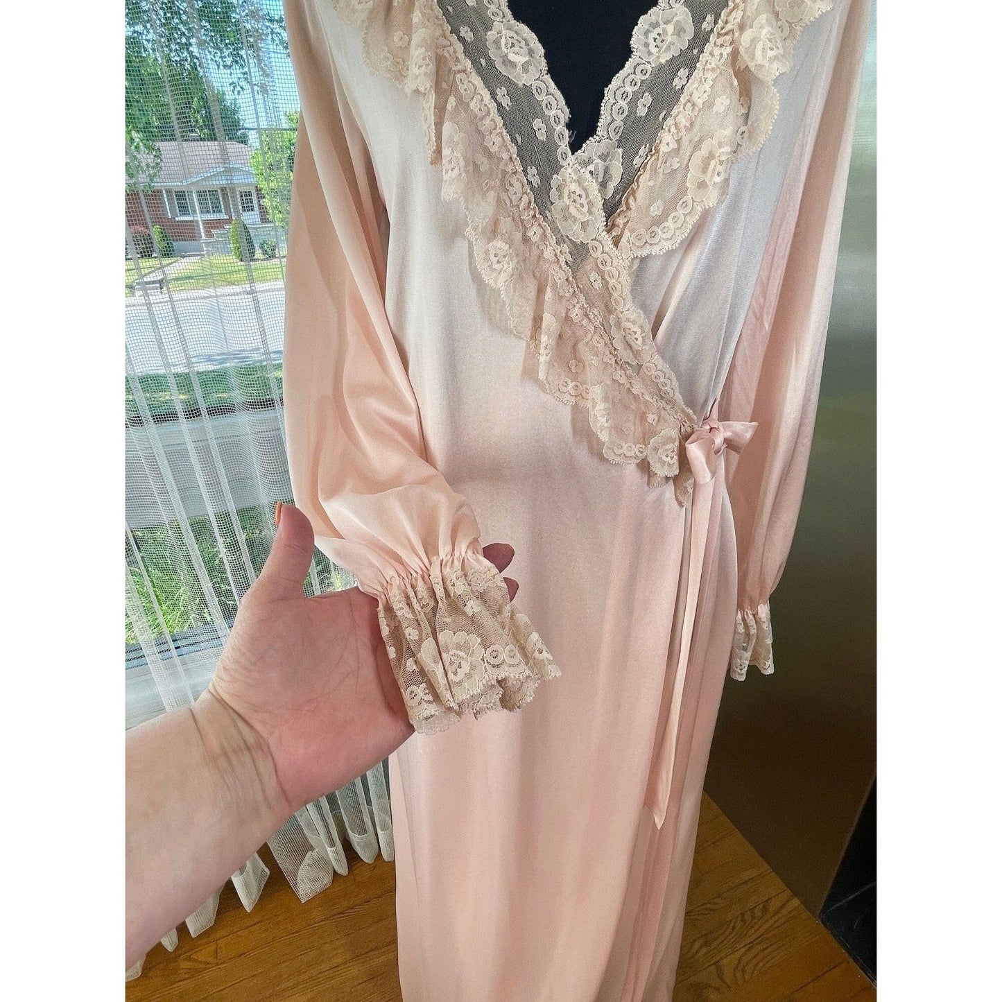 Vintage 1950s pink robe, nylon and lace, Linda Lingerie