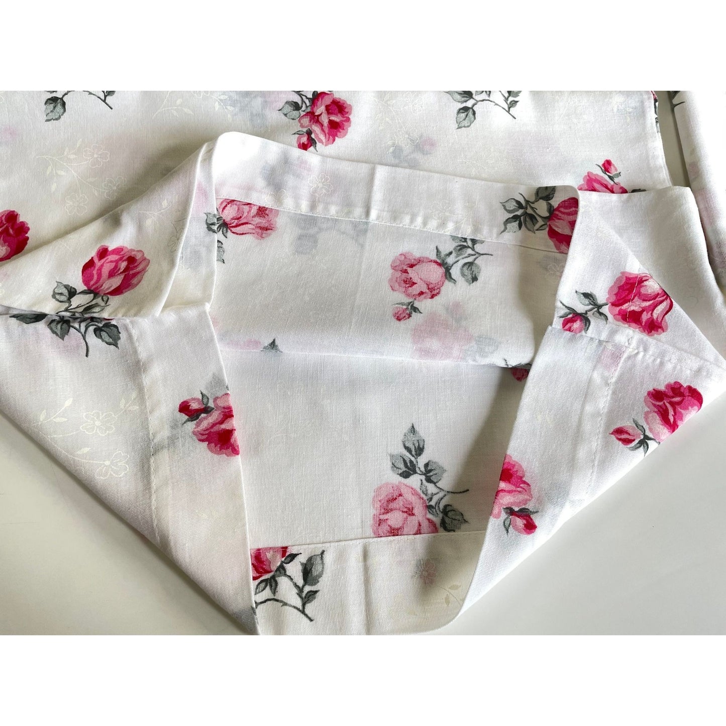 Vintage 70s pillowcases set, pink roses