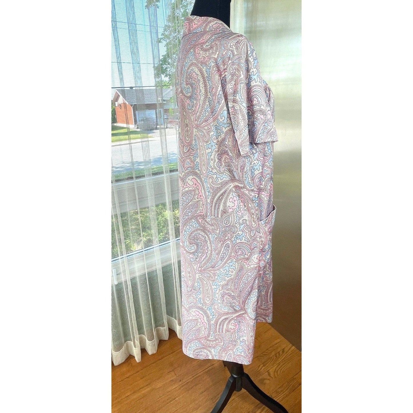 Vintage 80s house dress, pink paisley,  short sleeves