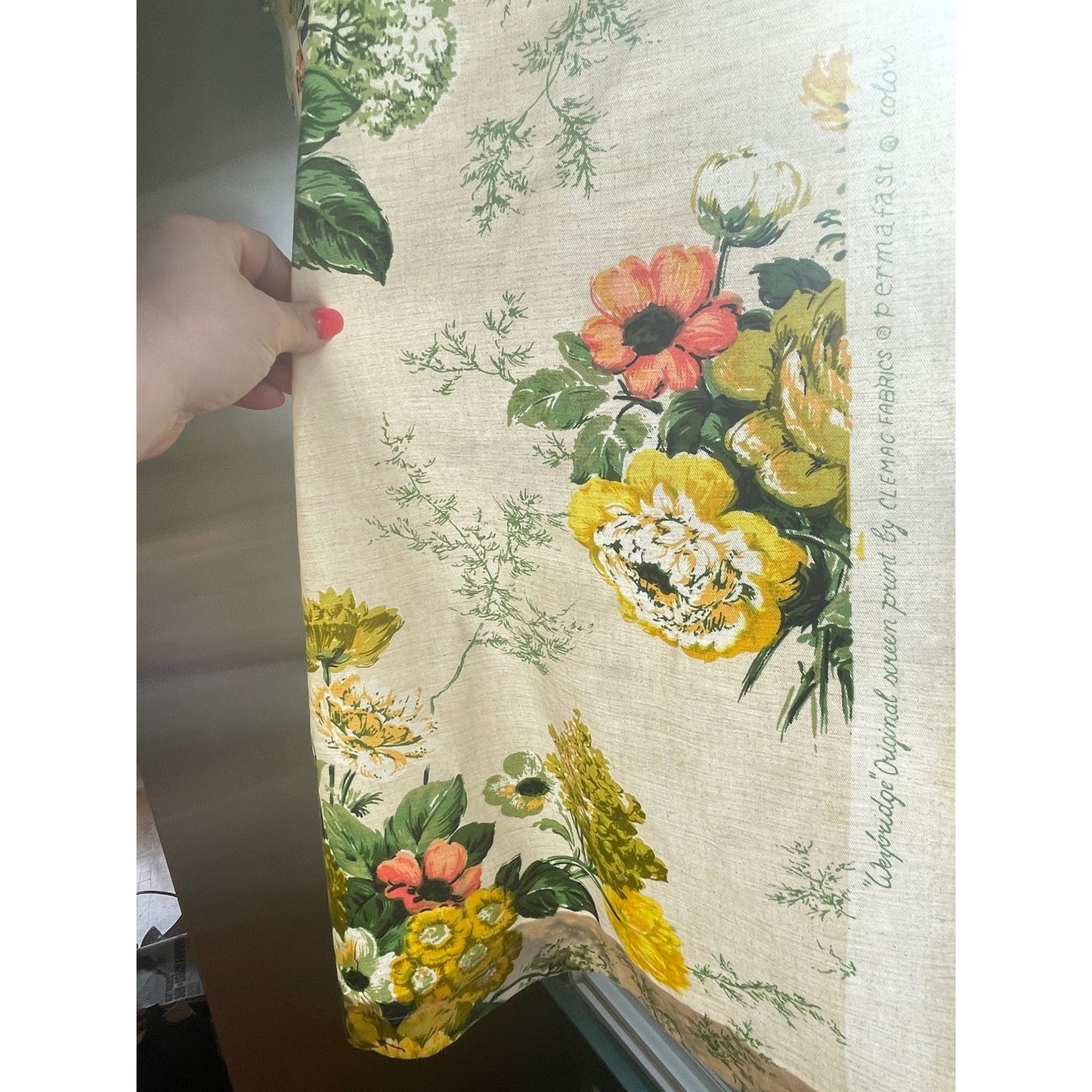 Vintage 60s yellow bouquets curtain, single panel