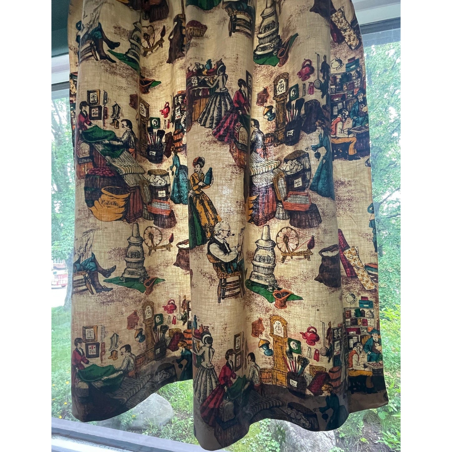Vintage 60s pleated curtain, old general store country pattern