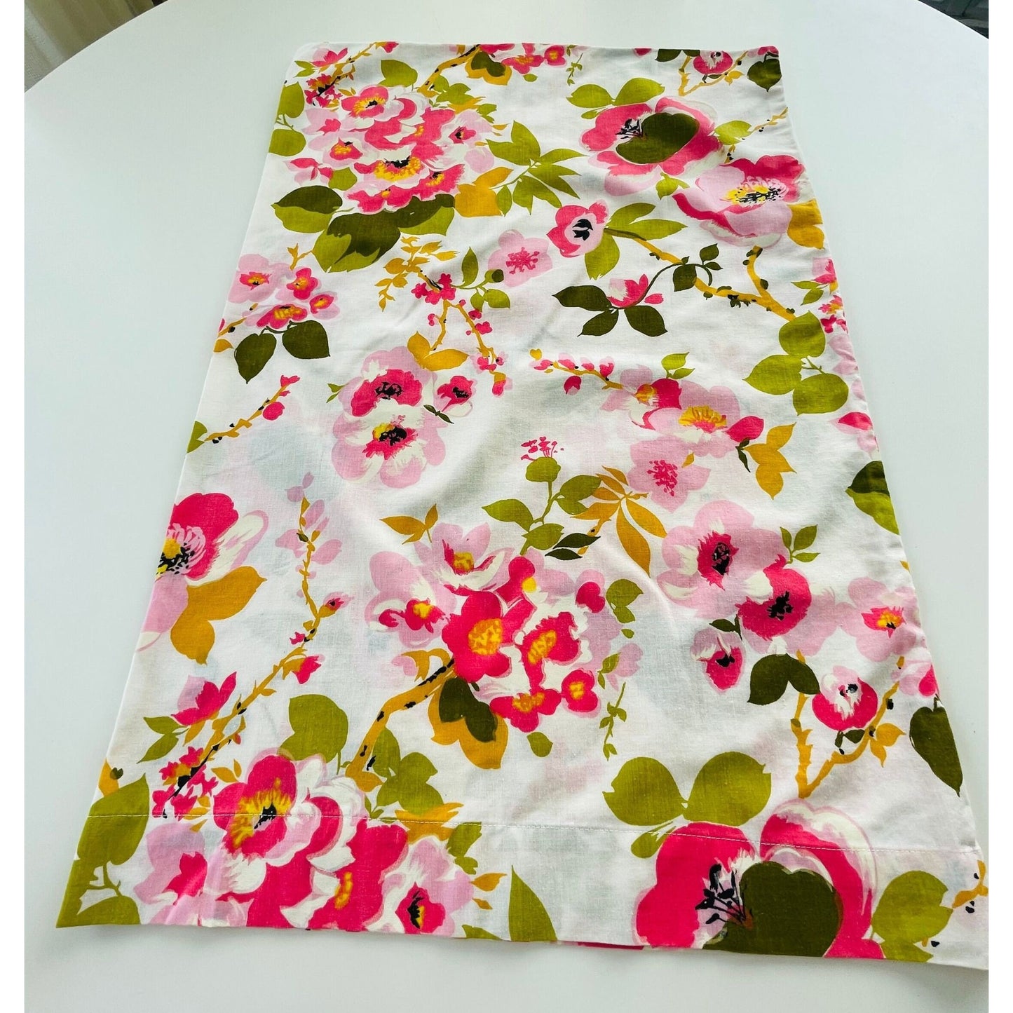 Vintage 70s pillowcase