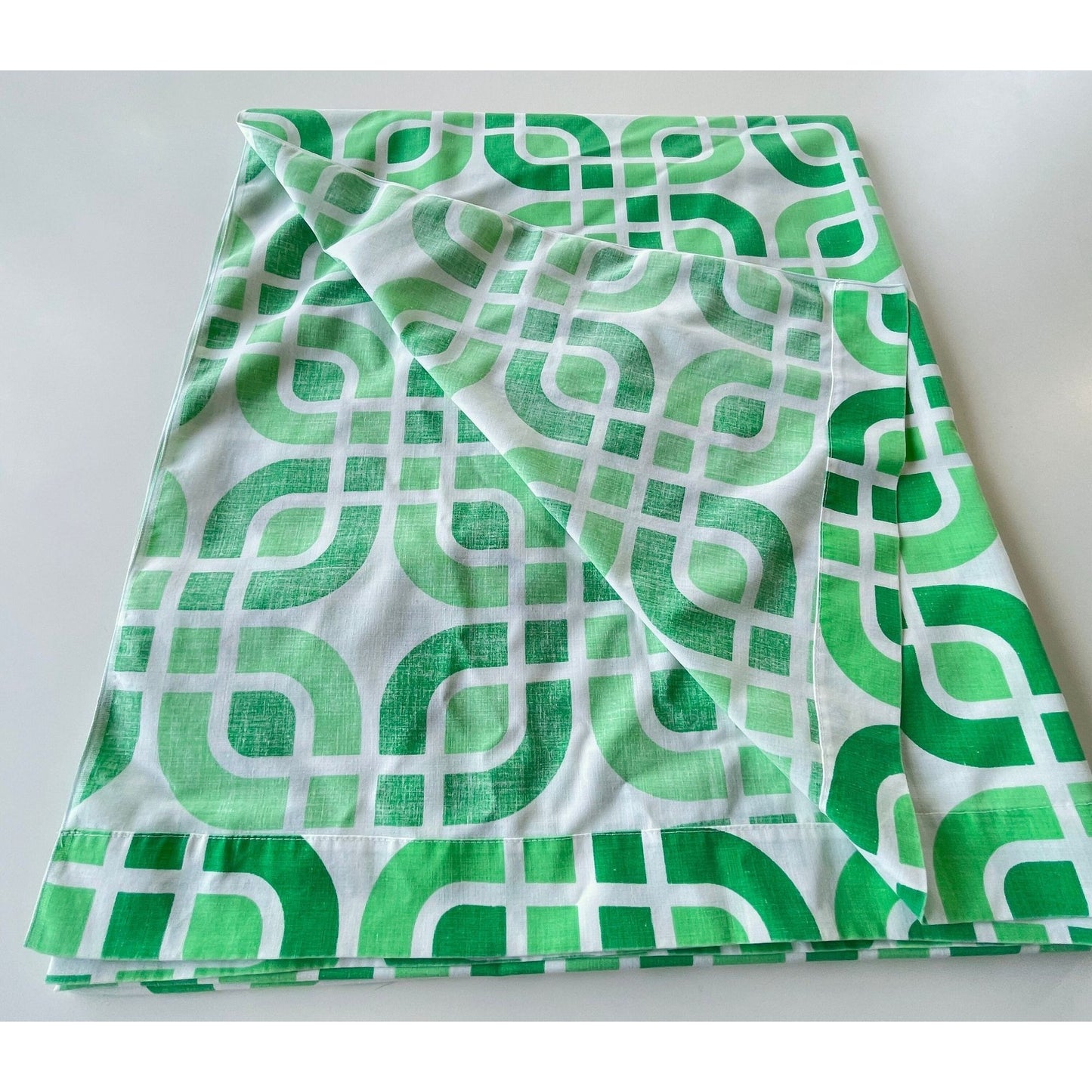 Vintage 70s flat sheet, full size / queen size bed, Truprest
