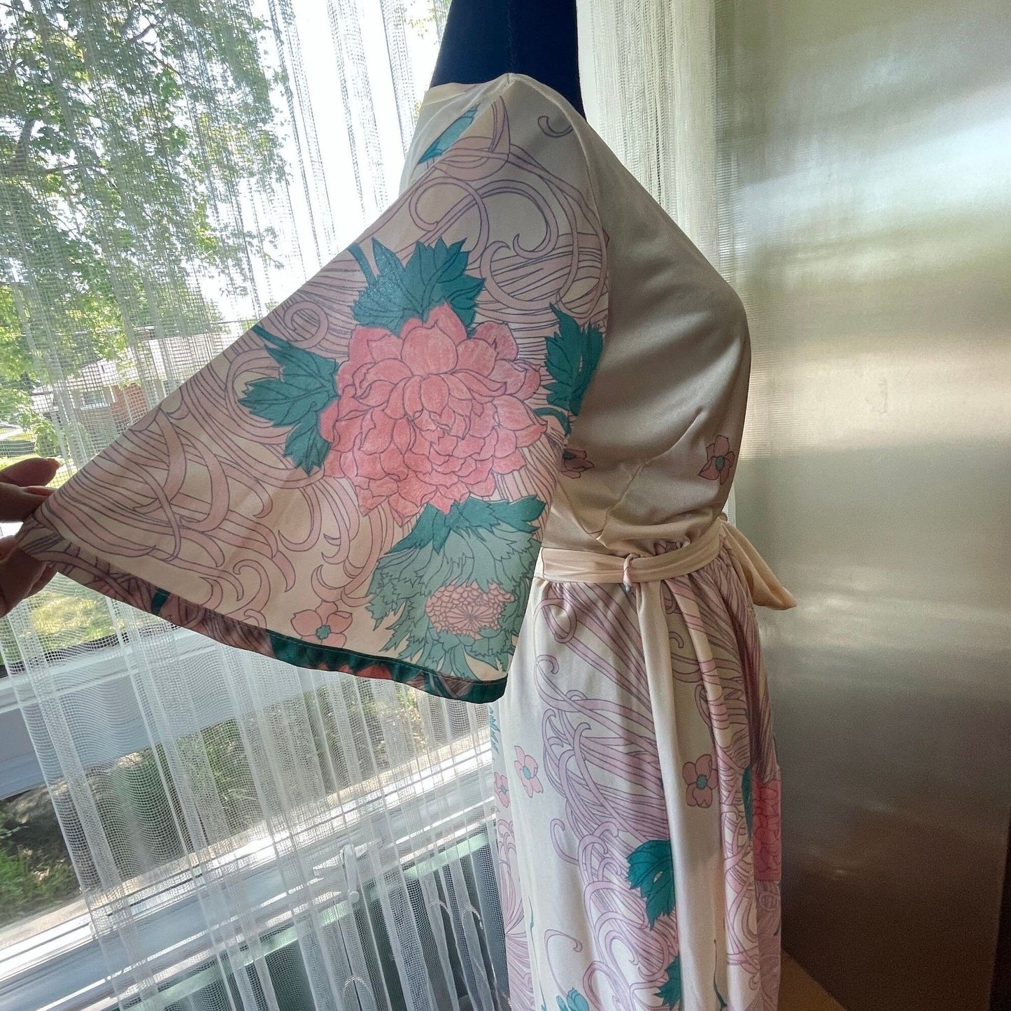 Vintage 1960s house dress, floral nylon robe, Molyclaire Canada