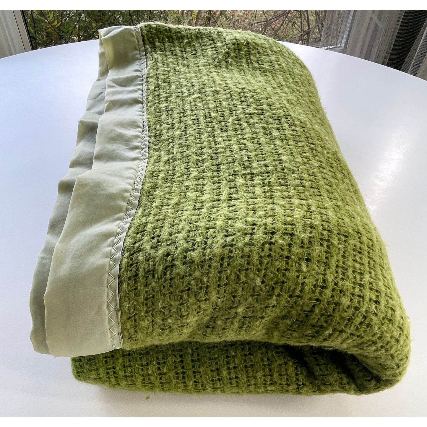 Vintage 80s weave green blanket, double / full size blanket