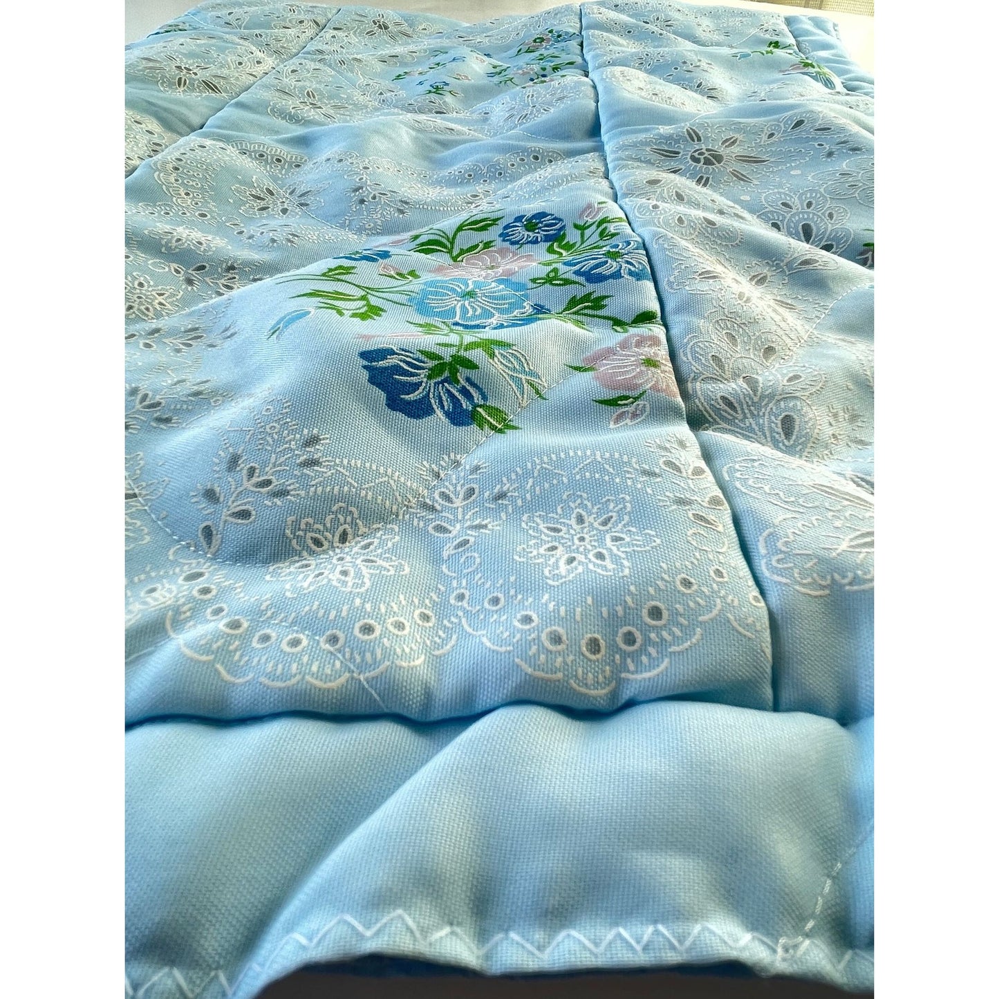 Vintage 60s baby dundee, quilted throw blanket
