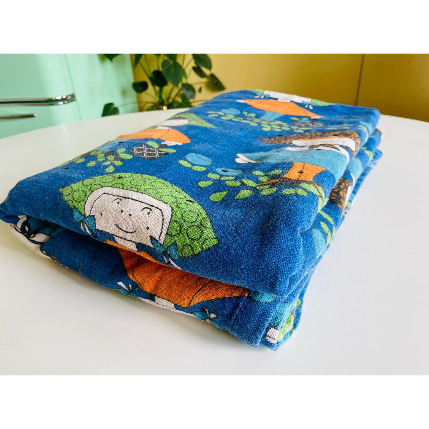 Vintage 70s handmade quilt, throw