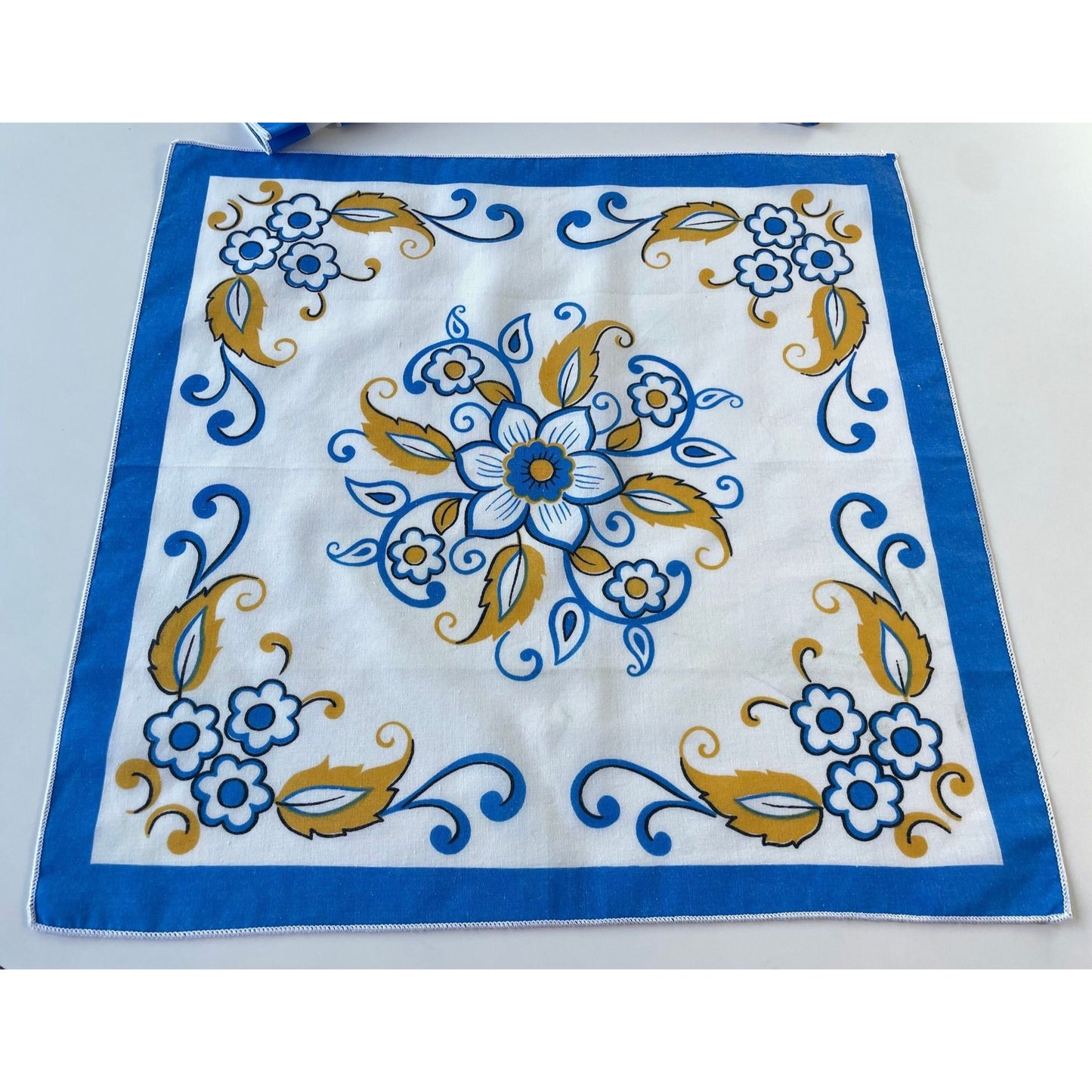 Vintage napkins, set of 4