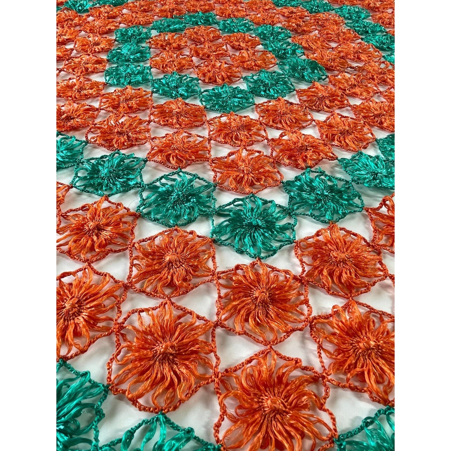 Vintage 70s crocheted raffia flowers round tablecloth