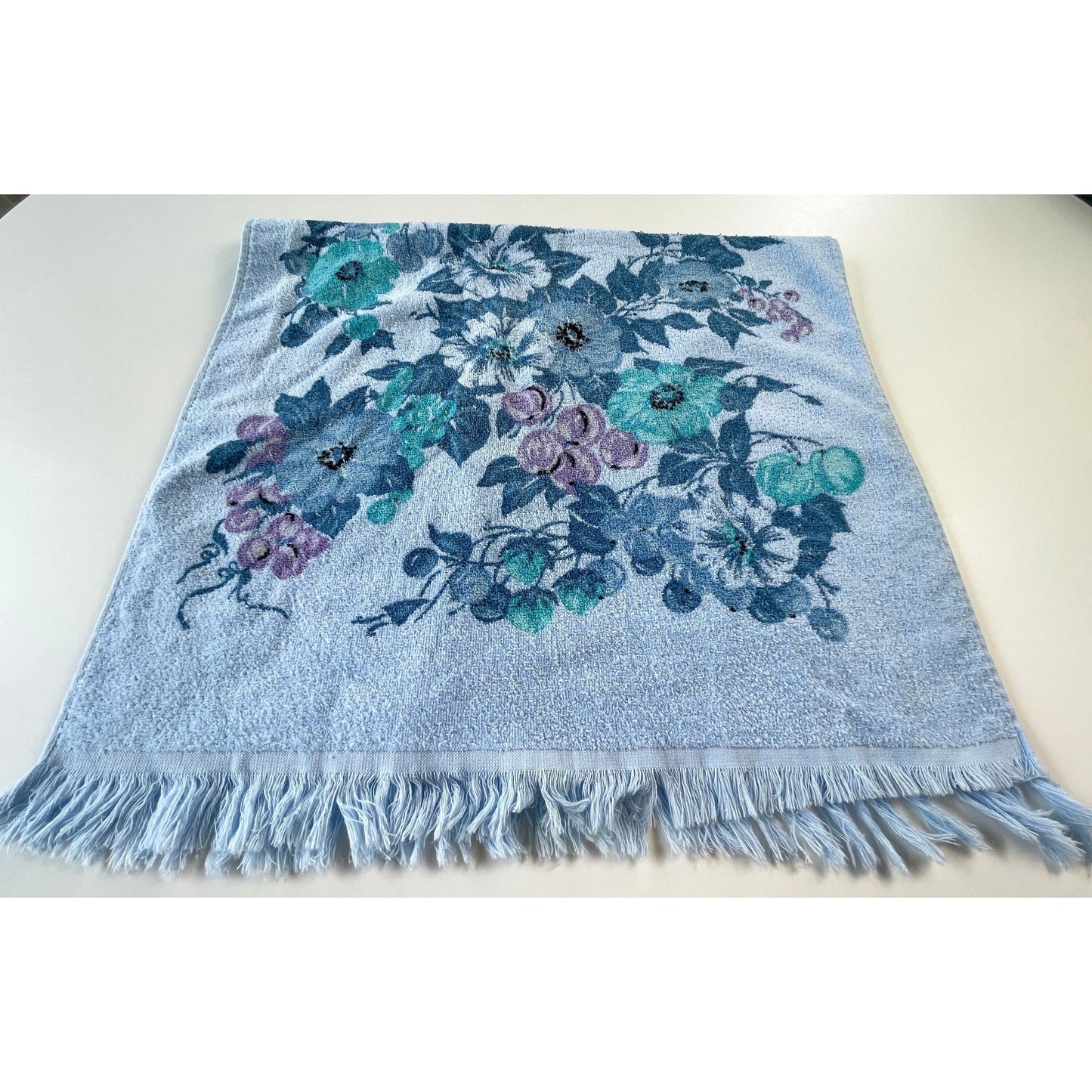 Vintage 70s bath towel, blue purple teal flowers, fringed,