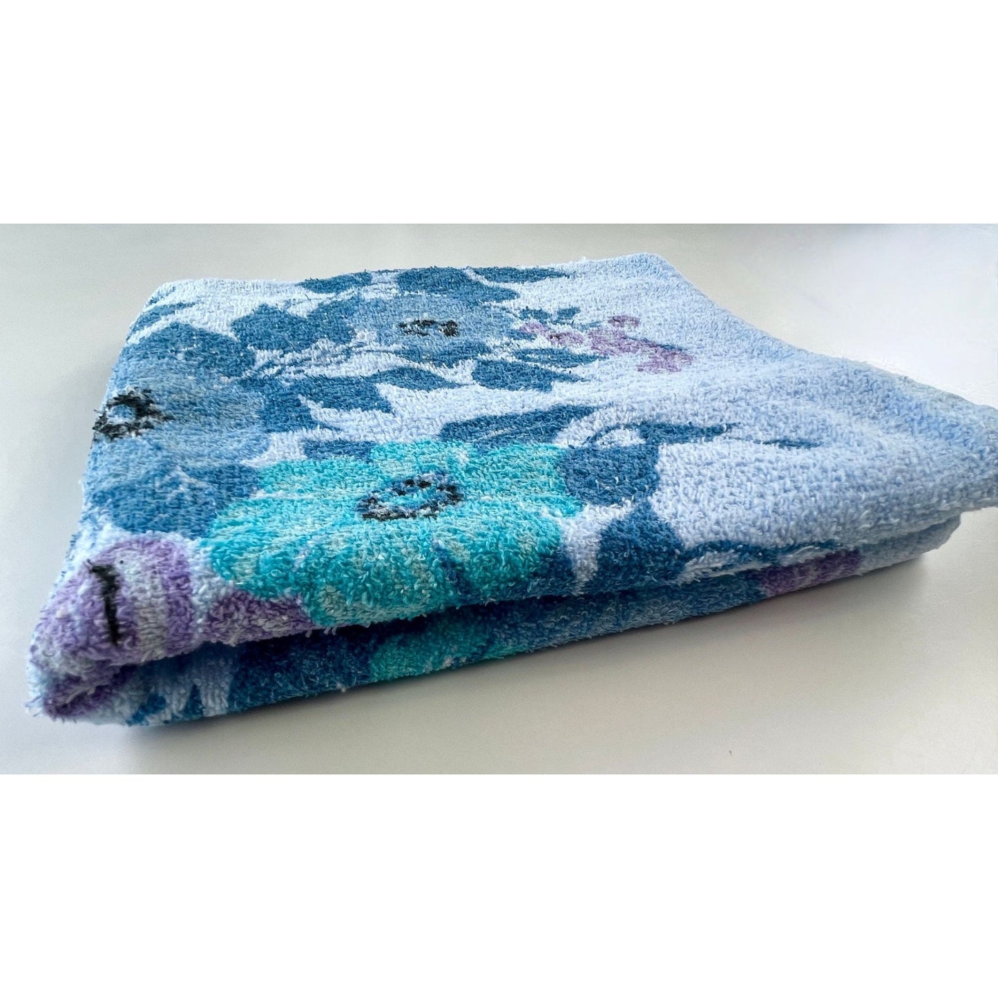 Vintage 70s bath towel, blue purple teal flowers, fringed,