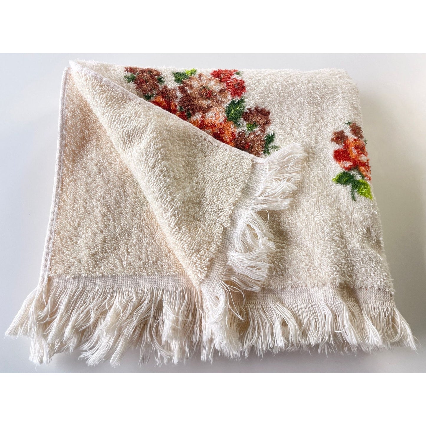 Vintage 70s bath towel, orange, brown and green flowers