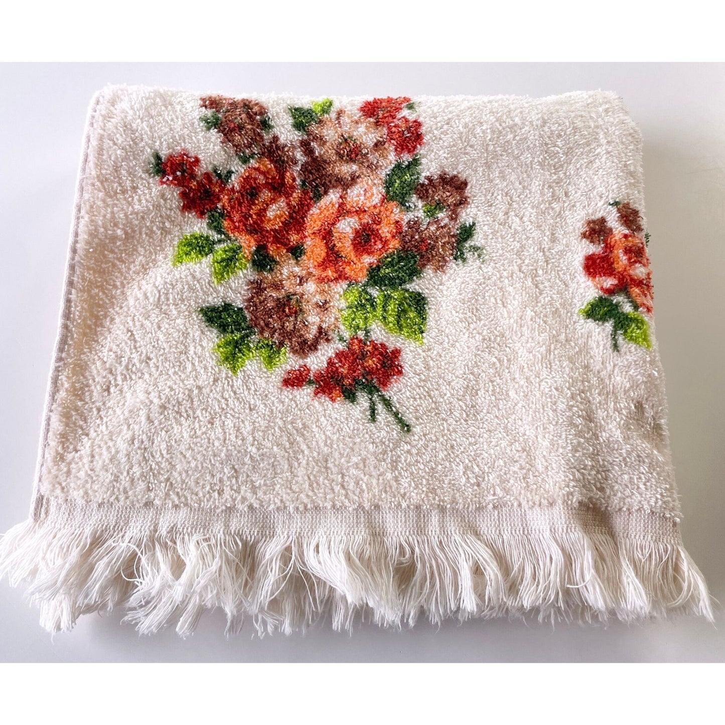 Vintage 70s bath towel, orange, brown and green flowers