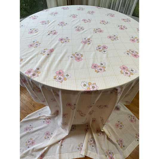 Vintage 1970s top/ flat sheet, small pink flowers, twin size, TruPrest