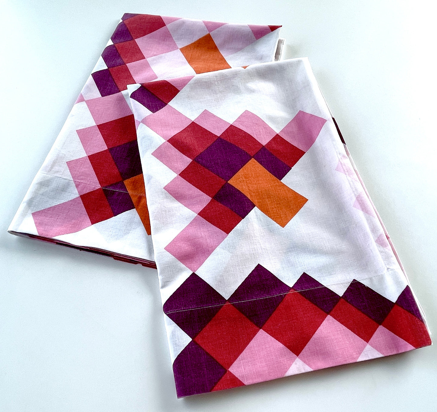 Vintage 70s geometric pillowcases, Truprest