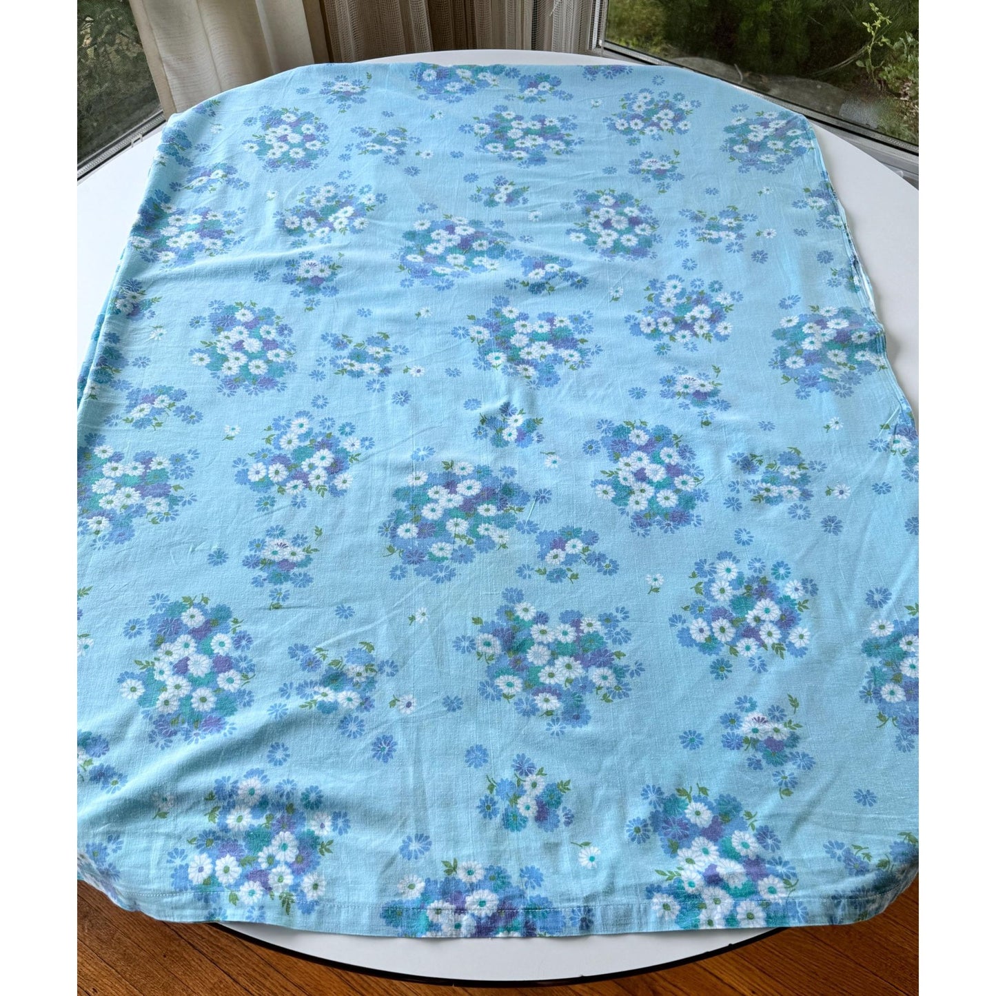 Vintage 70s flat/top sheet, blue, white & purple daisies, twin size bed, Pacific Mills