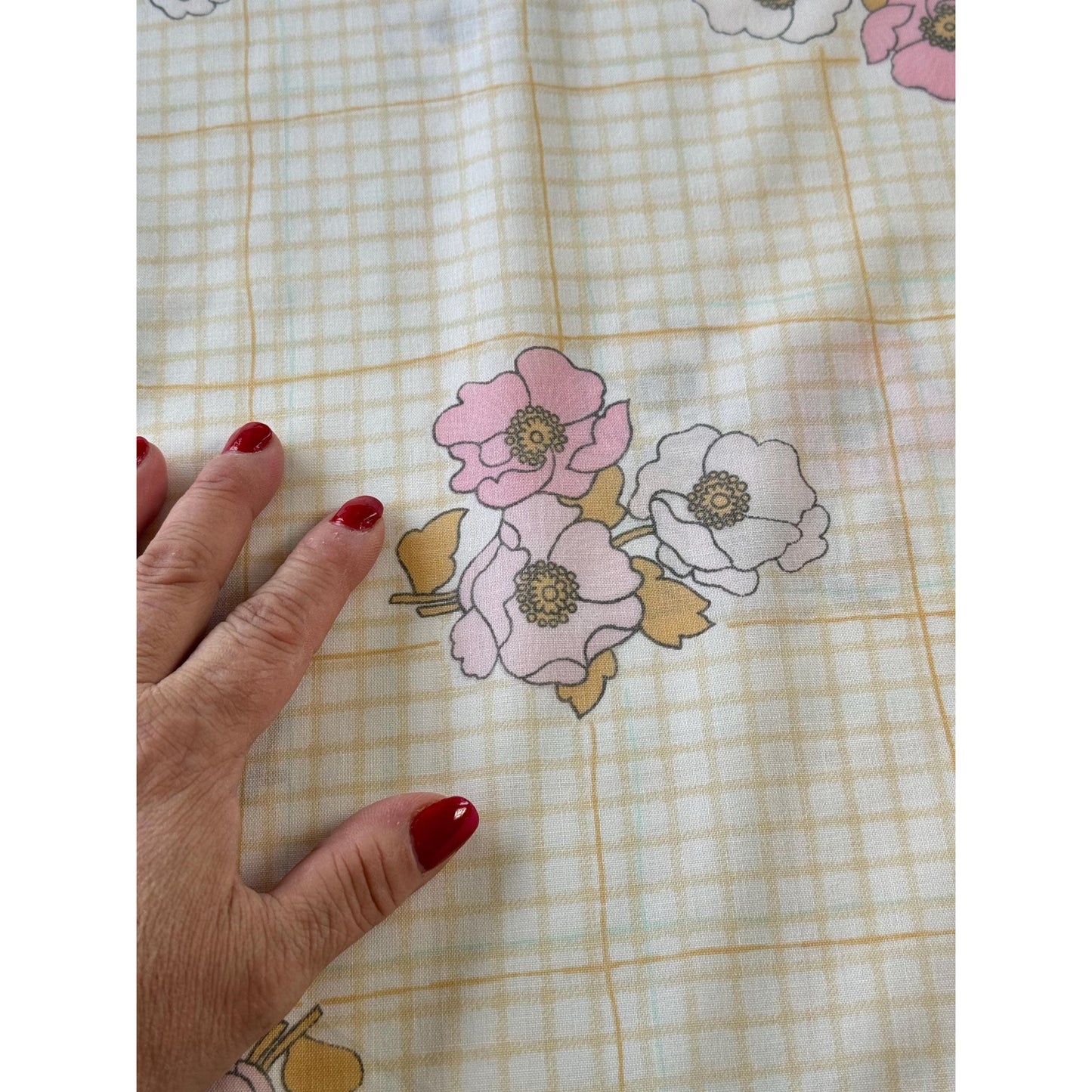 Vintage 1970s top/ flat sheet, small pink flowers, twin size, TruPrest