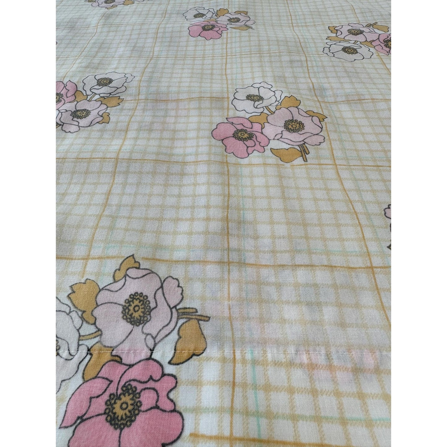 Vintage 1970s top/ flat sheet, small pink flowers, twin size, TruPrest
